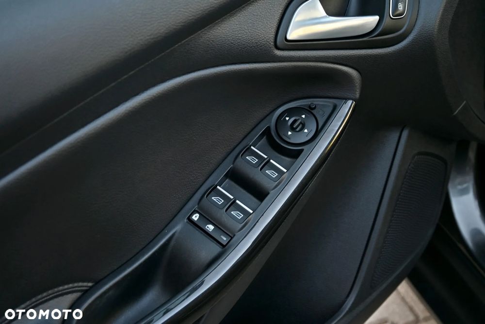 Ford Focus 1.5 EcoBoost Titanium - 28