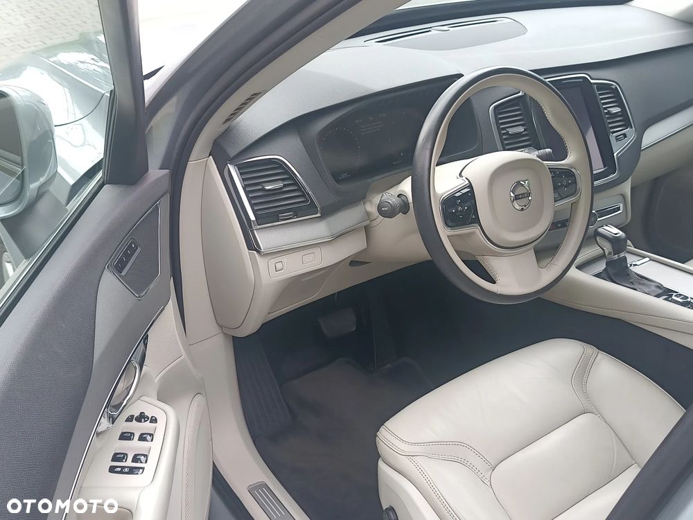 Volvo XC 90 - 6