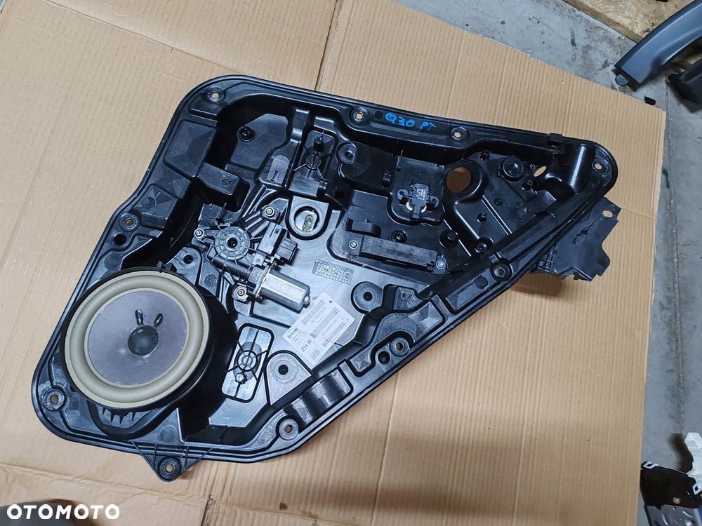 Podnośnik szyby 827m05dk5a prawa tył tylna Infiniti Q30 15-19 - 2