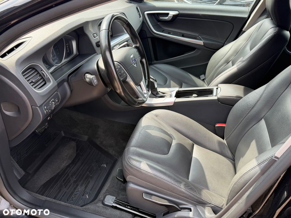 Volvo V60 D4 Drive-E Momentum - 18