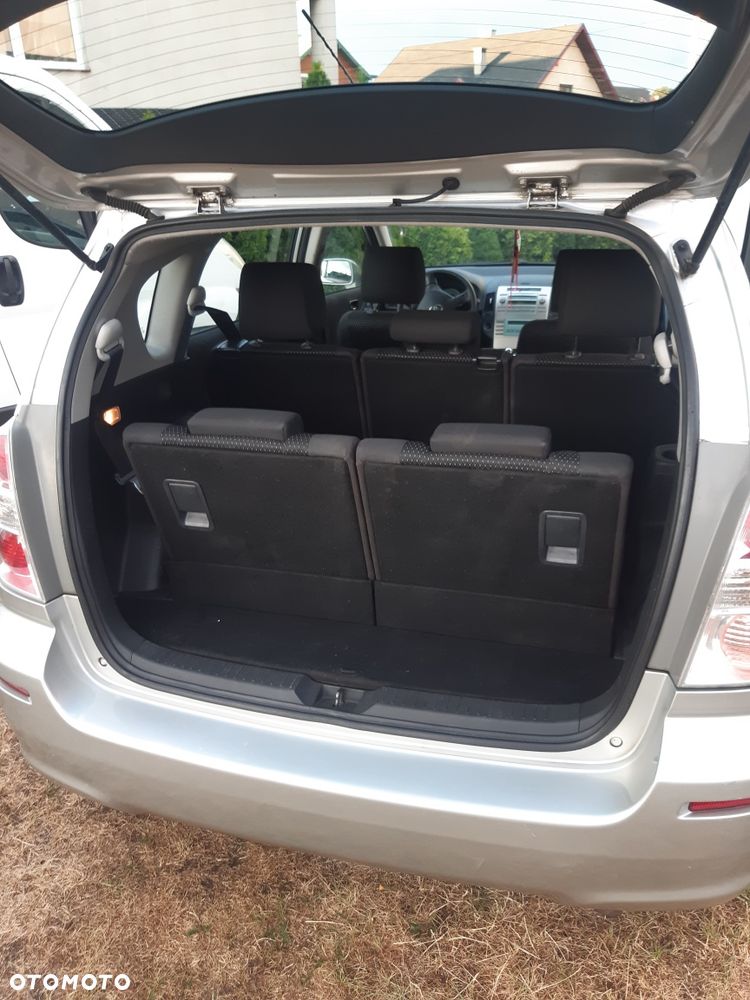 Toyota Corolla Verso - 6