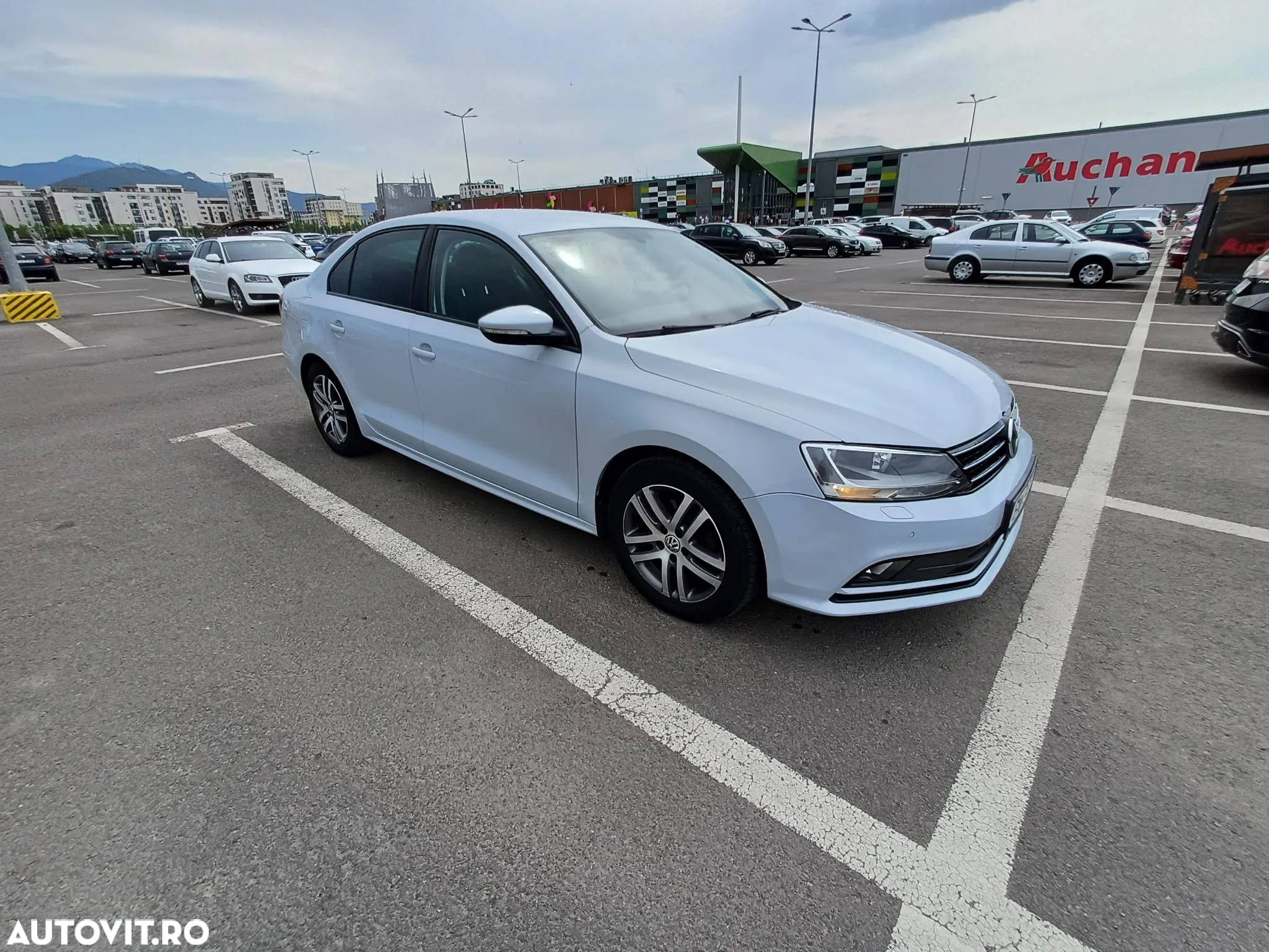 Volkswagen Jetta 2.0 TDI Comfortline - 9