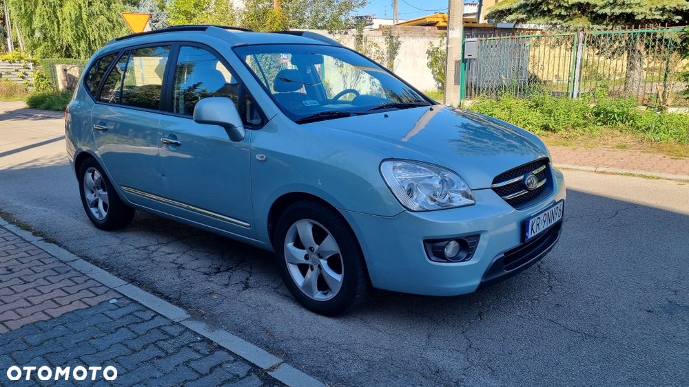 Kia Carens - 4
