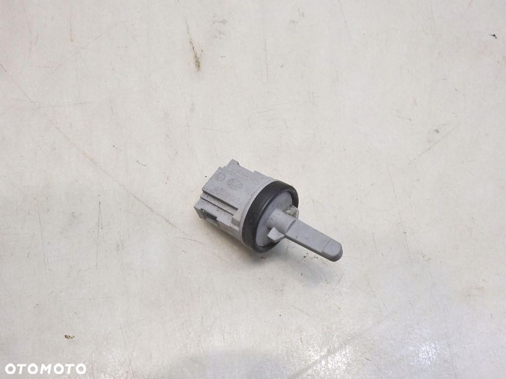 CZUJNIK TEMPERATURY AUDI A3 8P 2.0T 1K0907543A - 1