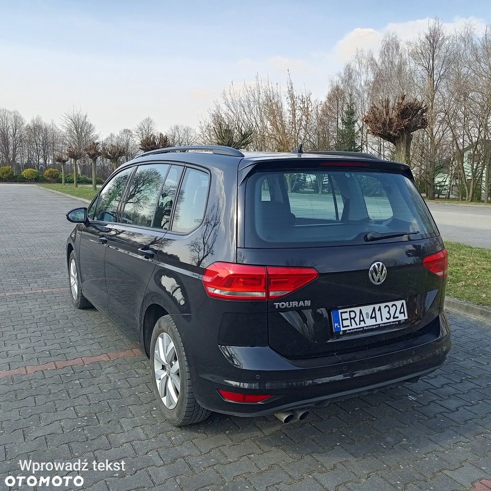 Volkswagen Touran - 4