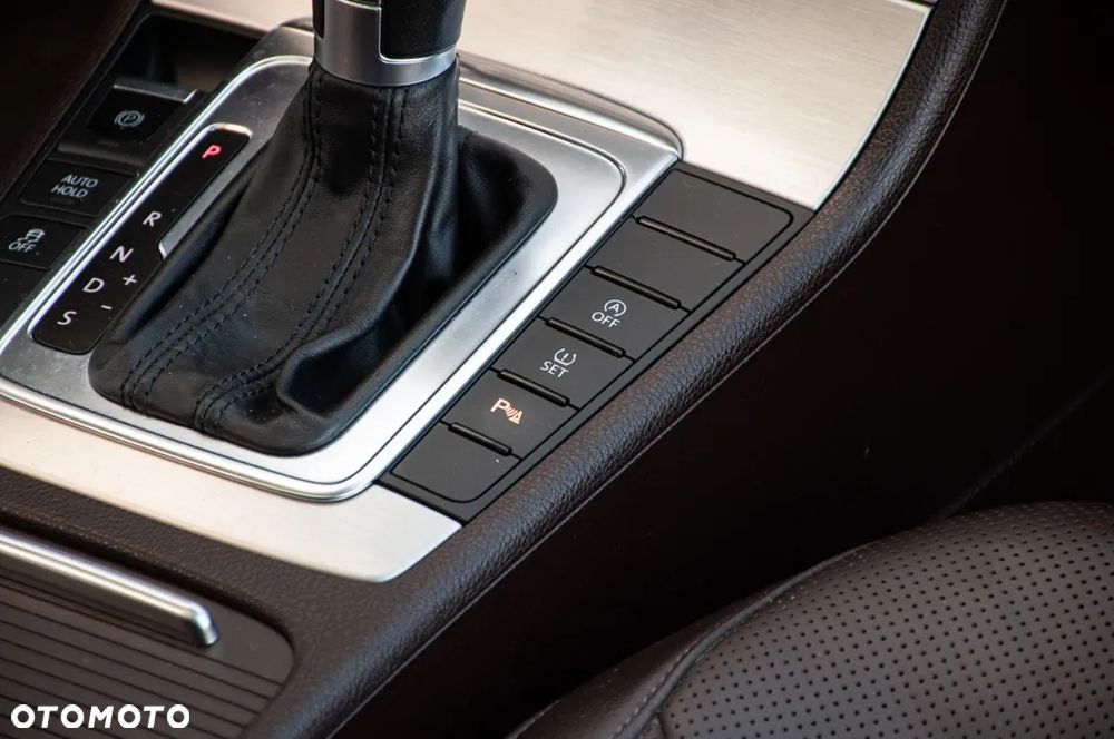 Volkswagen Passat 2.0 TDI DPF Highline DSG - 20