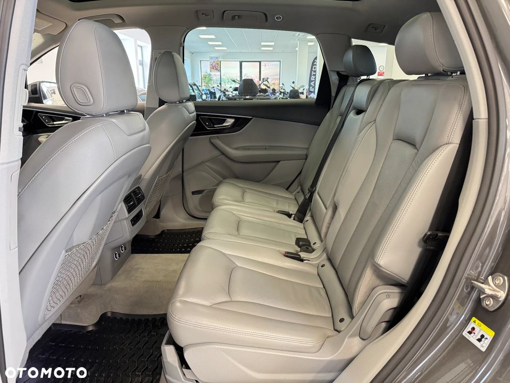 Audi Q7 - 6