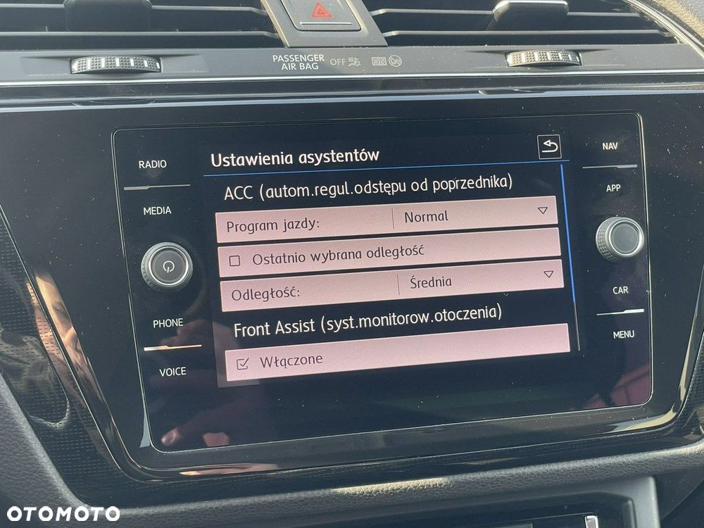 Volkswagen Touran 1.4 TSI (BlueMotion Technology) SOUND - 28