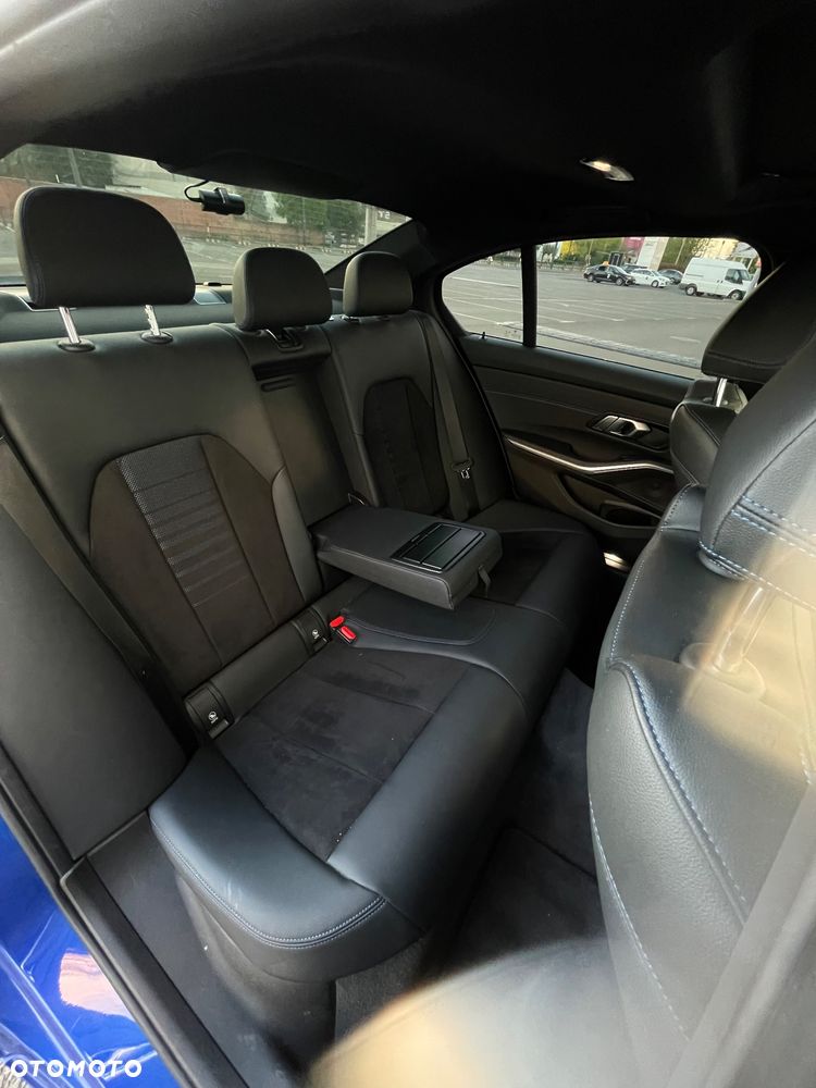 BMW Seria 3 320i GPF xDrive M Sport Shadow - 14