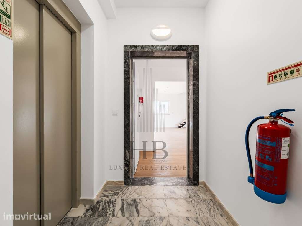 Apartamento T3+1 duplex com terraço - Grande imagem: 2/37