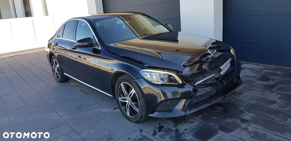 Mercedes-Benz Klasa C 200 d 9G-TRONIC Night Edition - 4