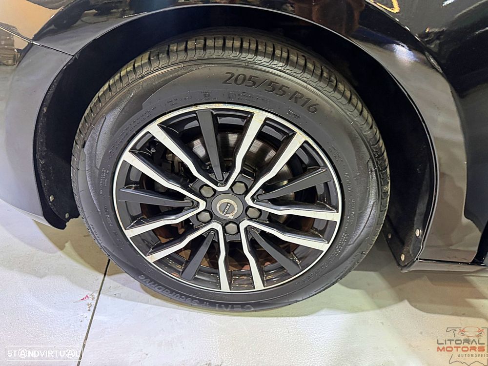 Volvo V40 D2 Black Line - 13