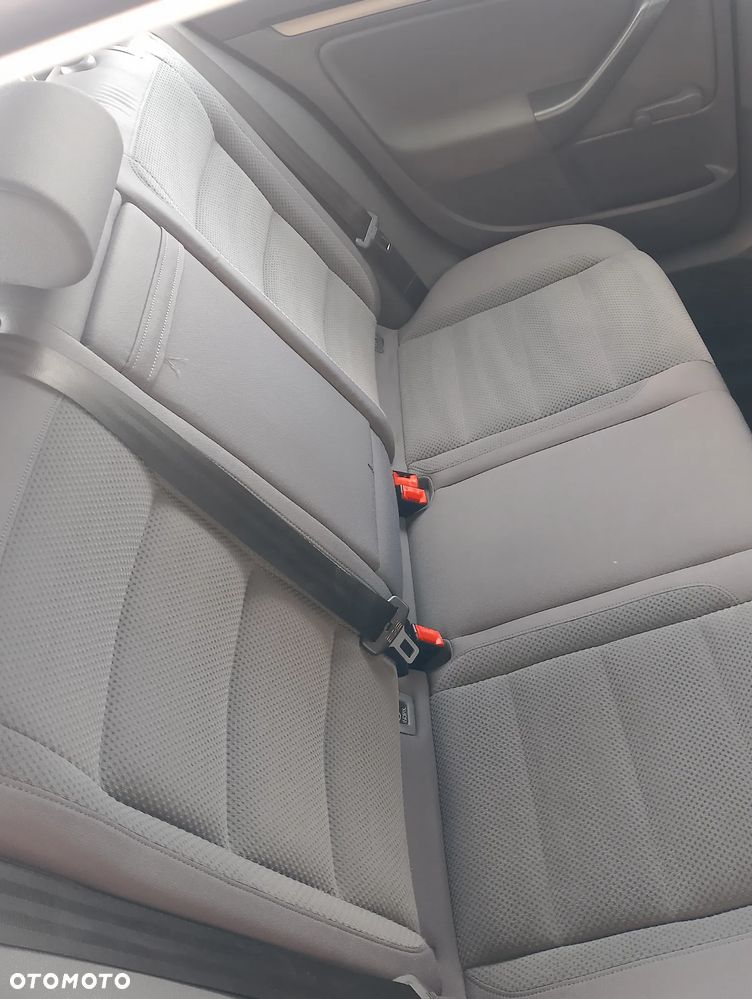 Volkswagen Golf 2.0 TDI Comfortline - 7