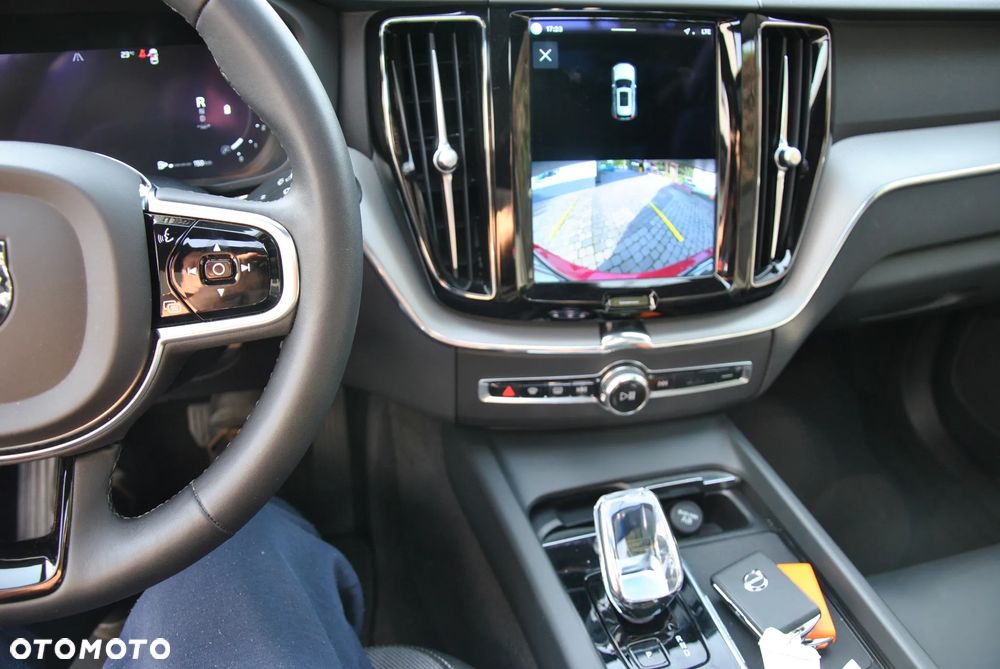 Volvo XC 60 B4 D R-Design - 22