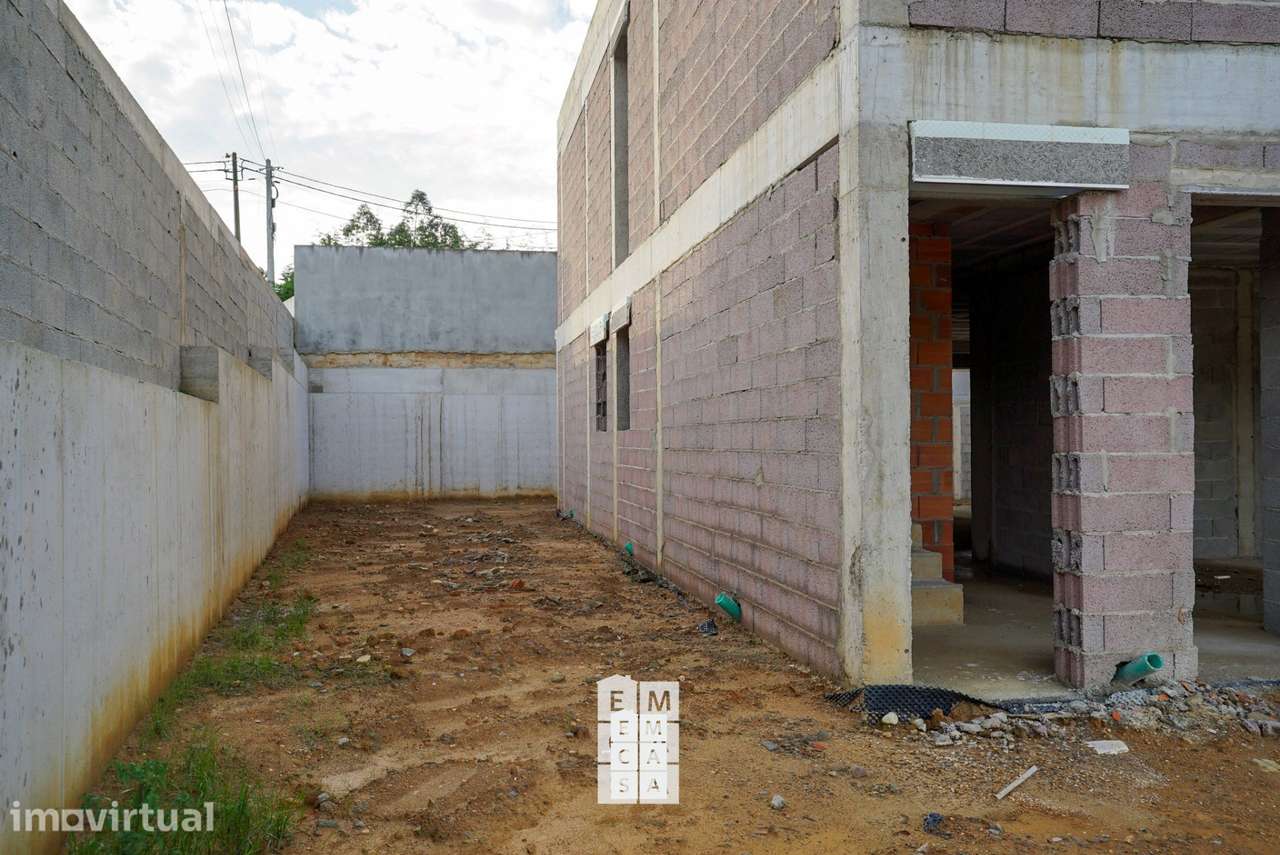 Moradia em Banda T3 Venda em Santa Maria da Feira, Travanca, Sanfins e - Grande imagem: 2/26