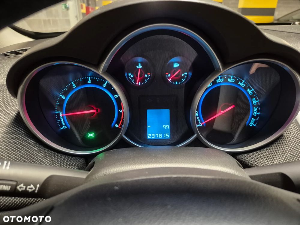 Chevrolet Cruze 1.8 LT - 35