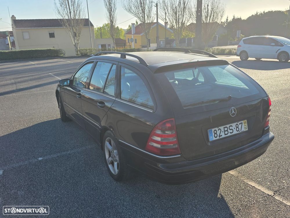 Mercedes-Benz C 220 2005 photo 4