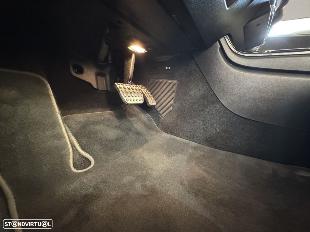 Mercedes-Benz CLA 200 d - 22
