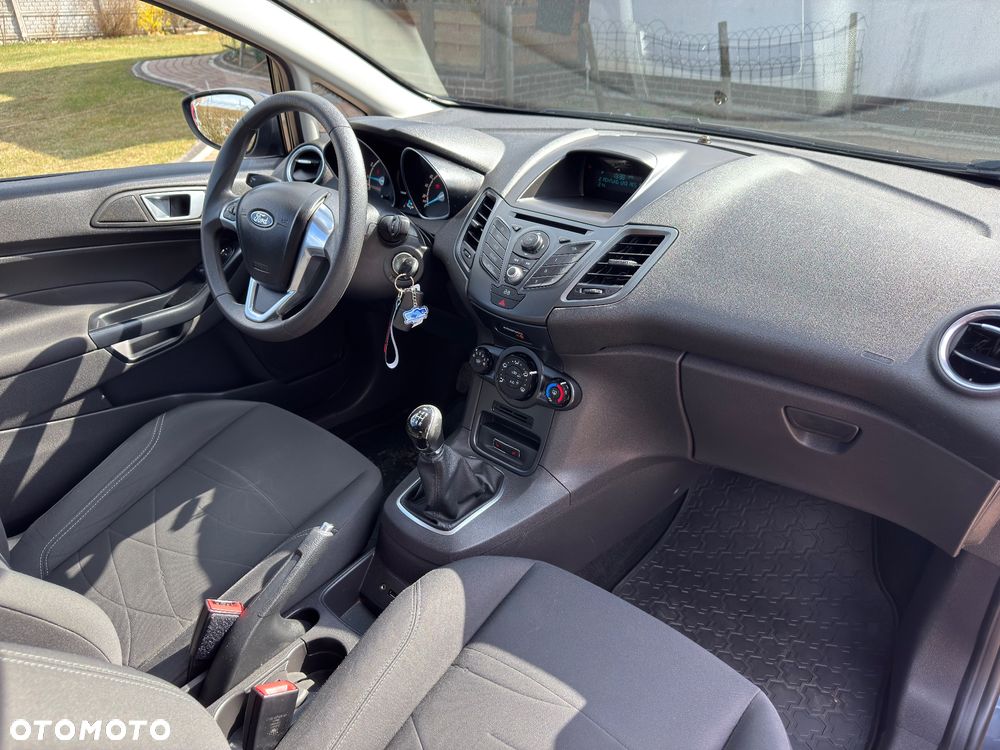 Ford Fiesta - 23