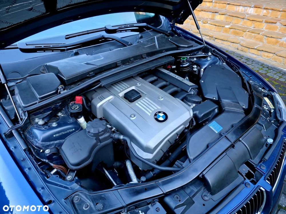 BMW Seria 3 325i - 24