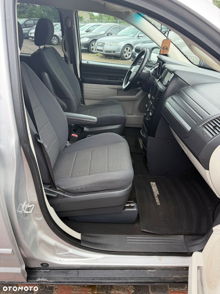 Dodge Grand Caravan - 7