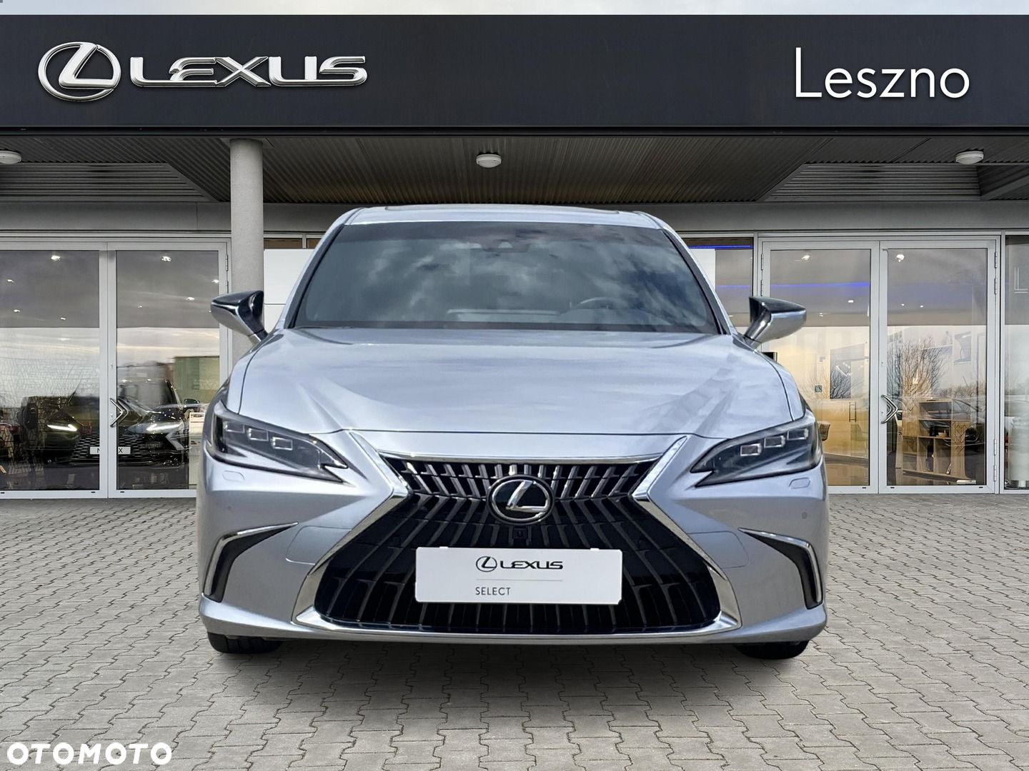 Lexus ES - 7