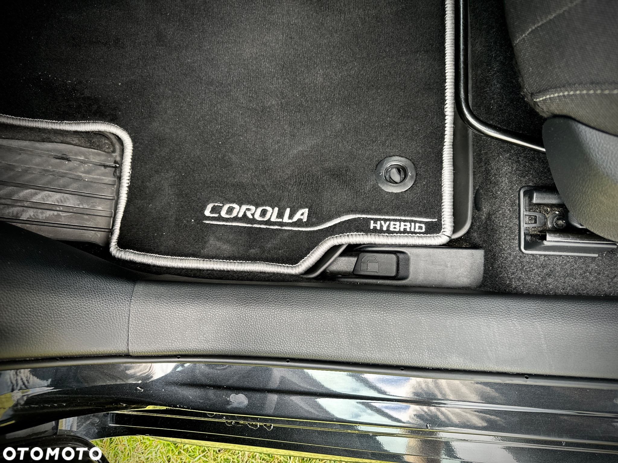Toyota Corolla 1.8 Hybrid Comfort - 27