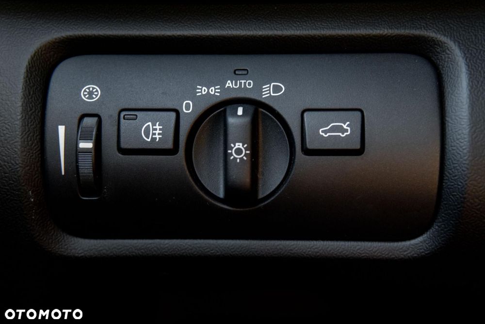 Volvo V40 T4 Powershift Summum - 26