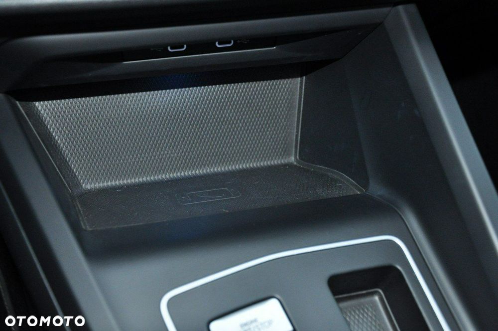 Volkswagen Golf - 22