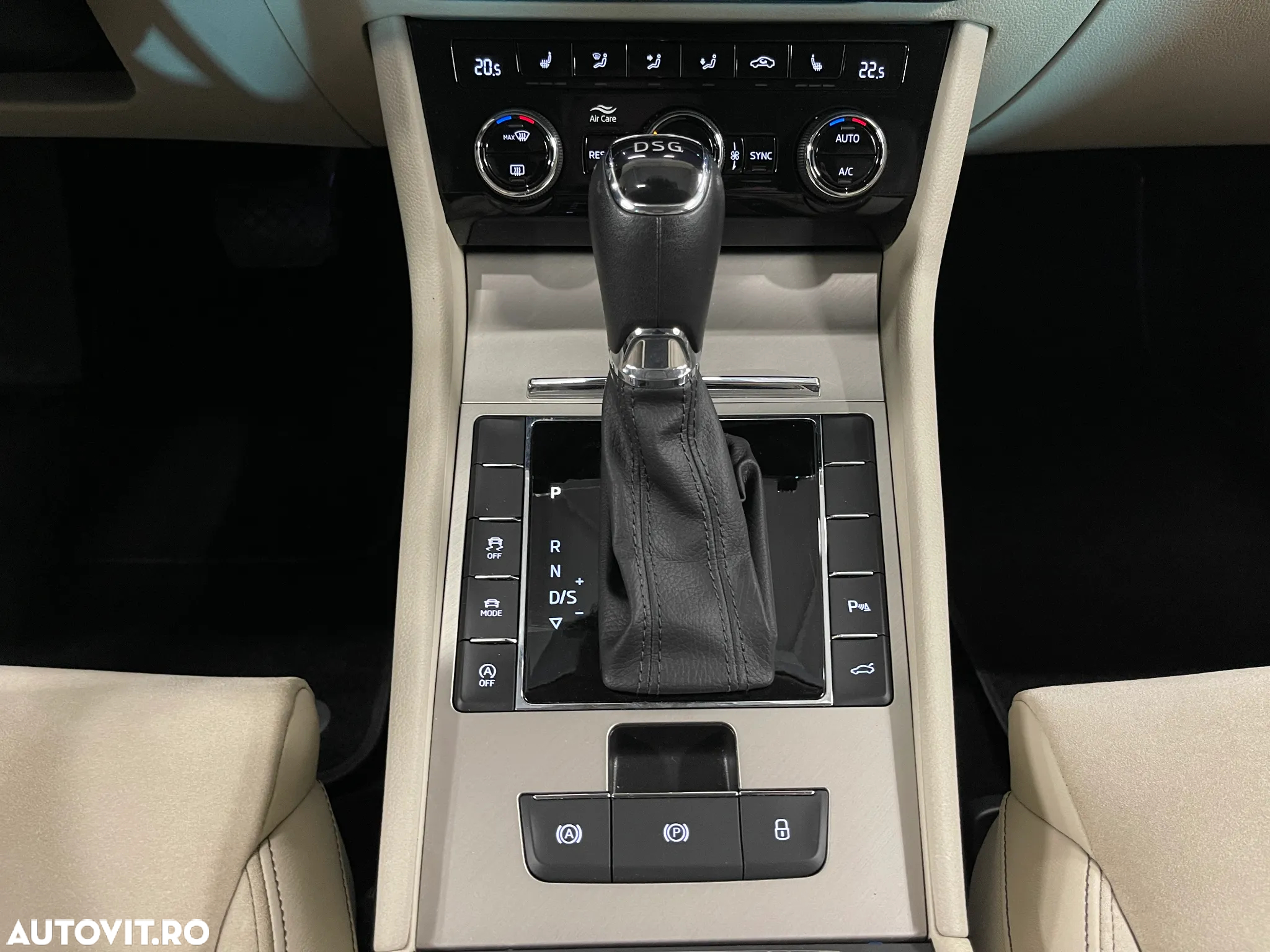 Skoda Superb 2.0 TDI DSG Style - 25