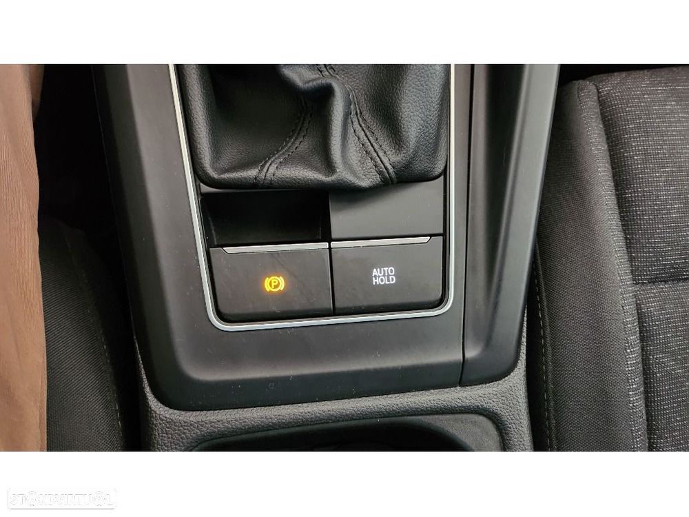 VW Golf 1.0 TSI Life - 26