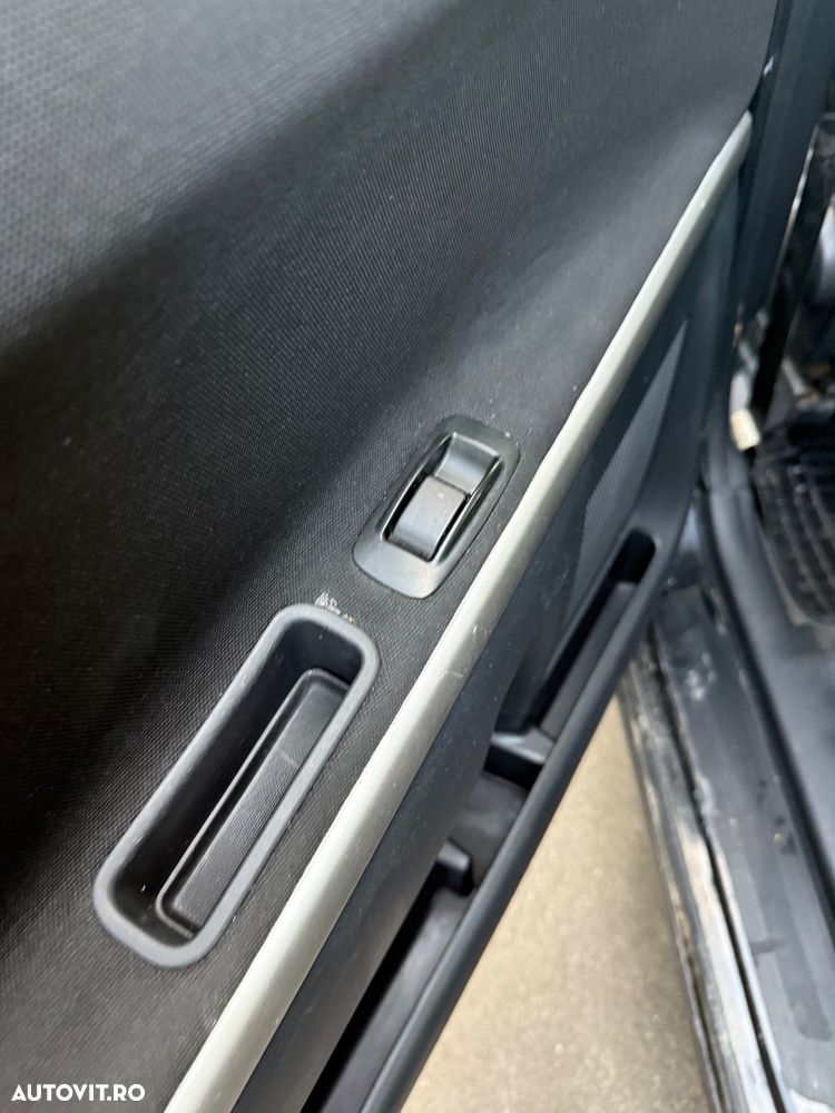 Toyota Corolla Verso 2.2 D-4D Sol Plus - 19