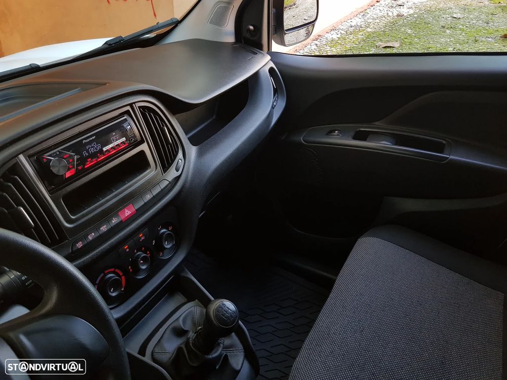 Fiat Doblo 3 Lugares - 21