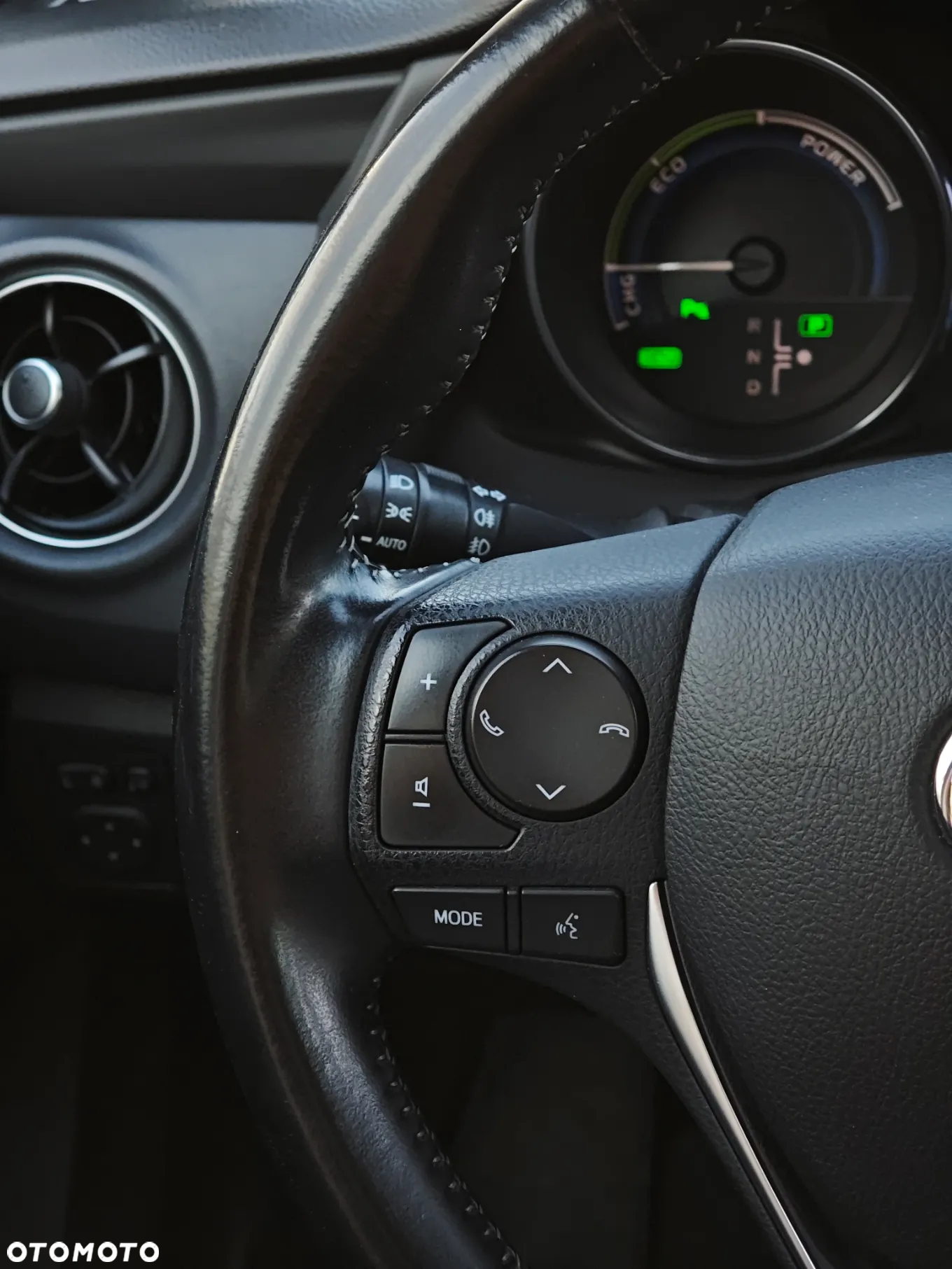Toyota Auris Hybrid 135 Comfort - 33