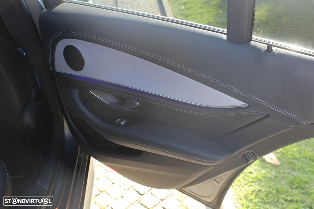 Mercedes-Benz E 300 de AMG Line - 33