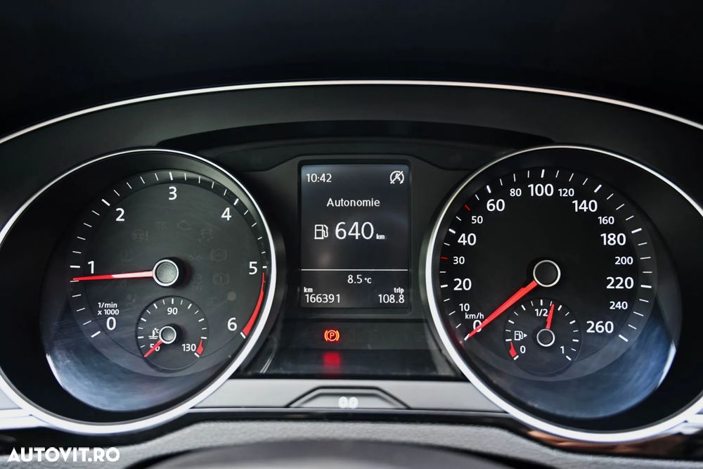 Volkswagen Passat 2.0 TDI Comfortline - 13