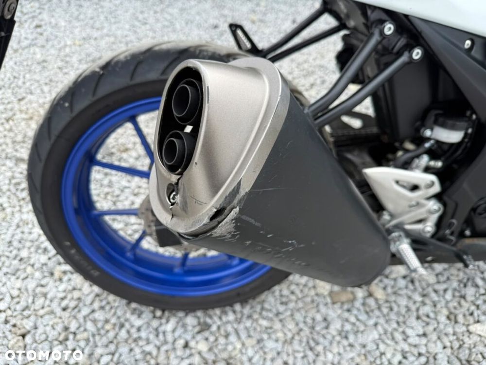 Suzuki GSX - 16