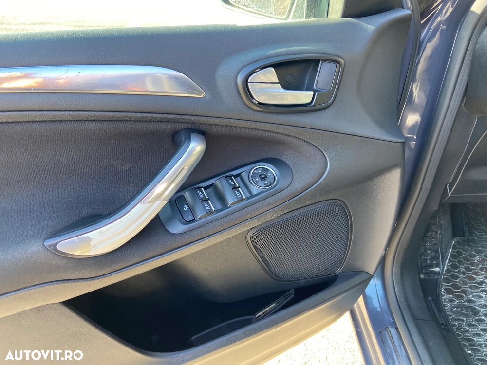 Ford Galaxy 2.0 TDCi Powershift Titanium - 12
