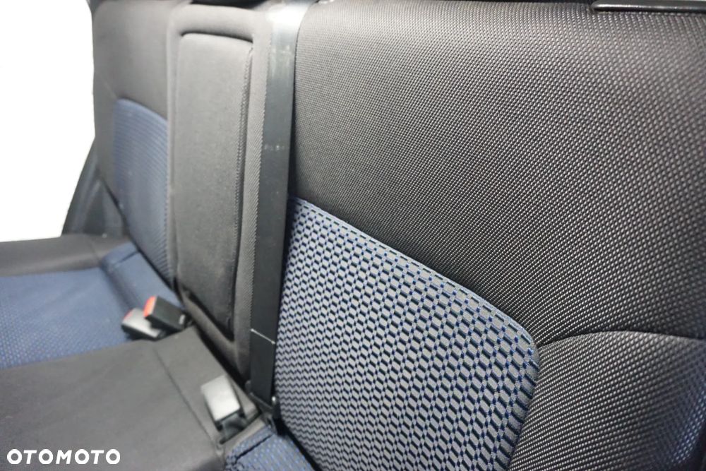 Mitsubishi Outlander 2.0 4WD Invite - 31