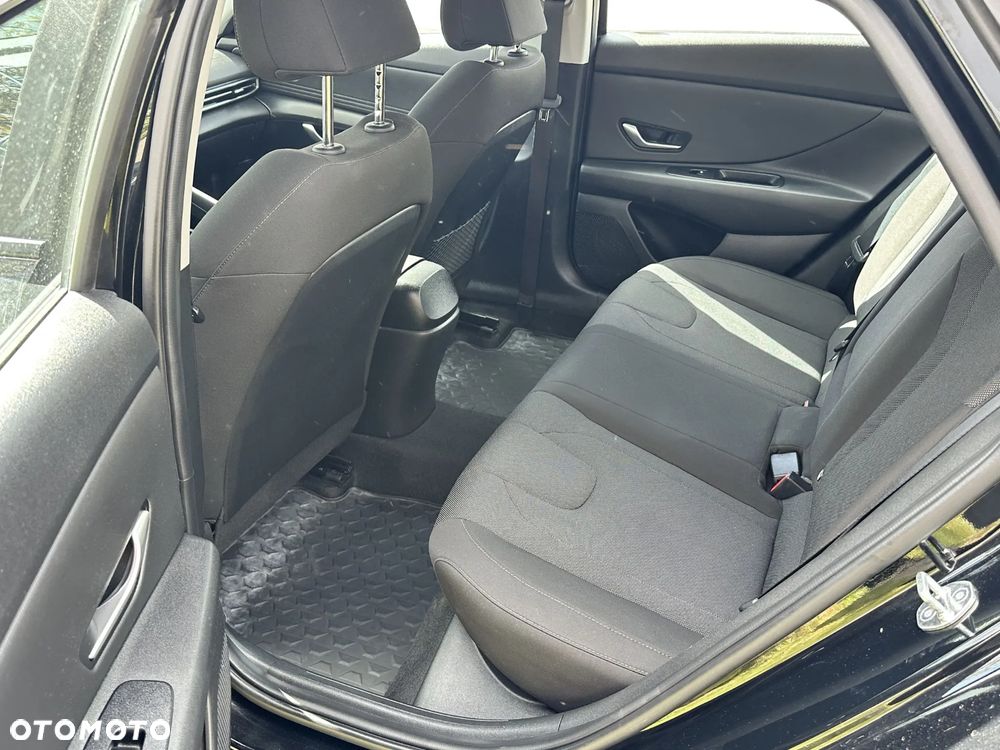 Hyundai Elantra 1.6 Modern CVT - 38