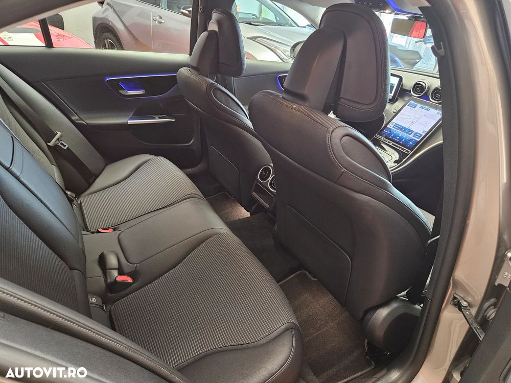 Mercedes-Benz C 300 MHEV - 12