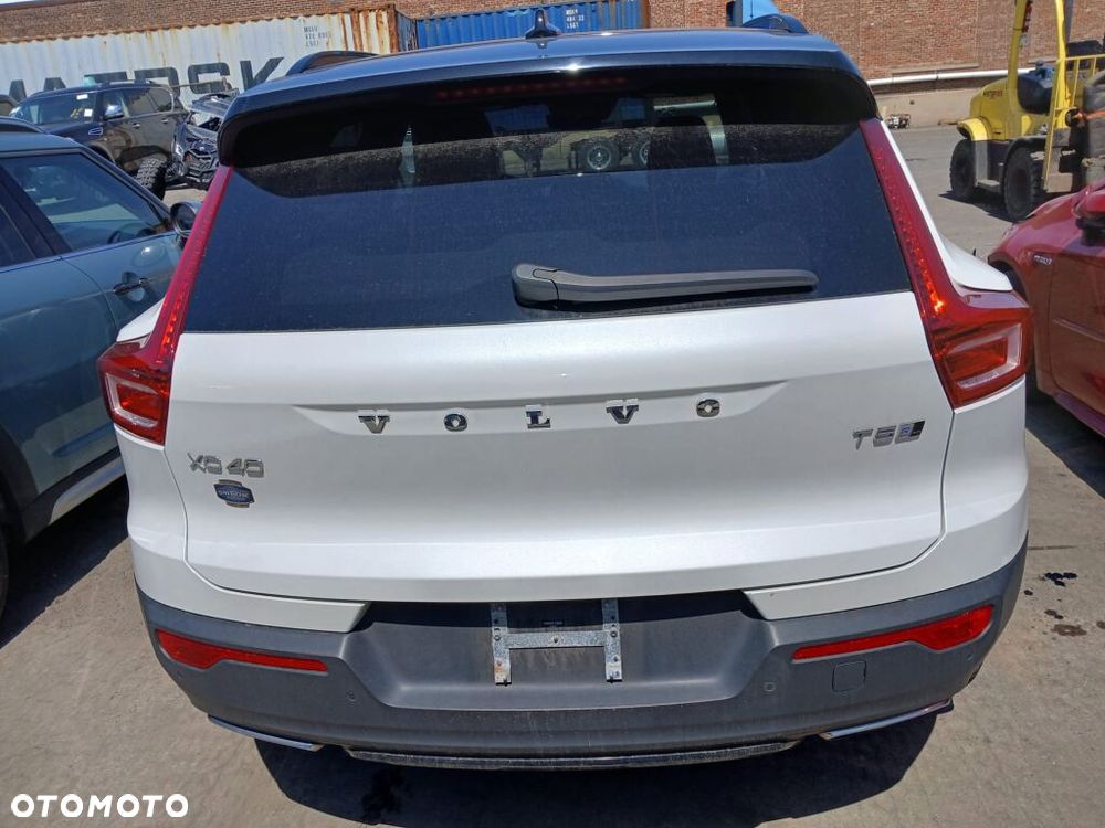 Volvo XC 40 T5 AWD Geartronic R-Design - 6