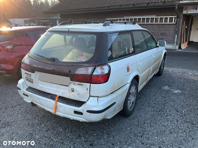 Subaru Outback 3.0 H6 - 5