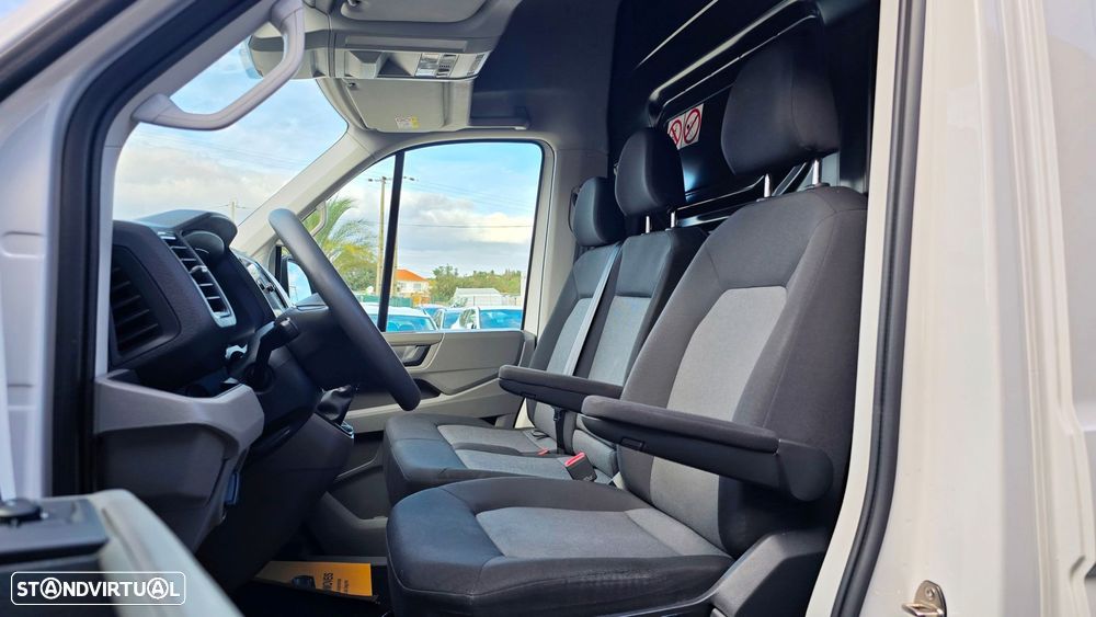 VW Crafter 35 2.0 TDI CD Longo - 13