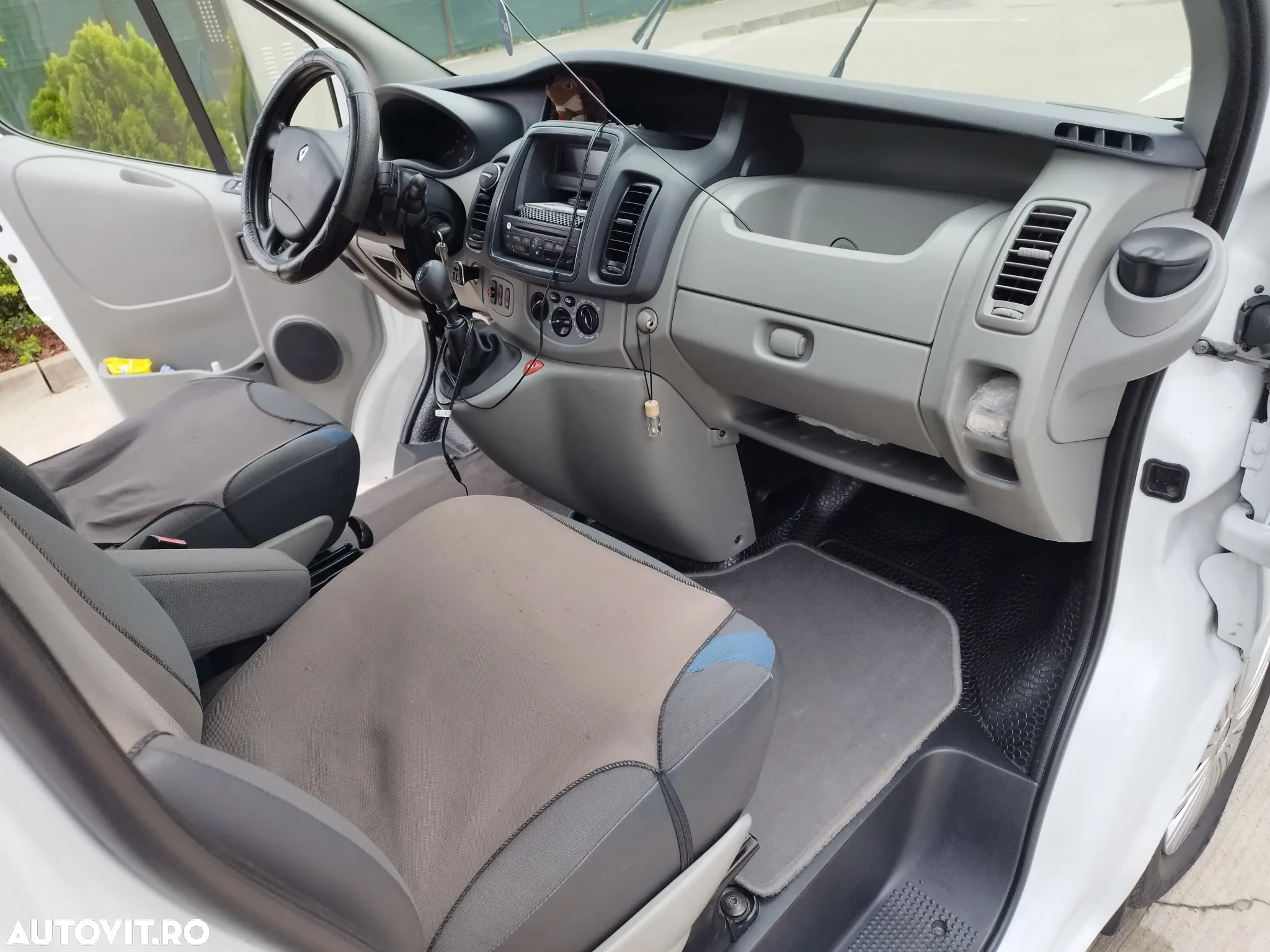 Renault TRAFIC - 8