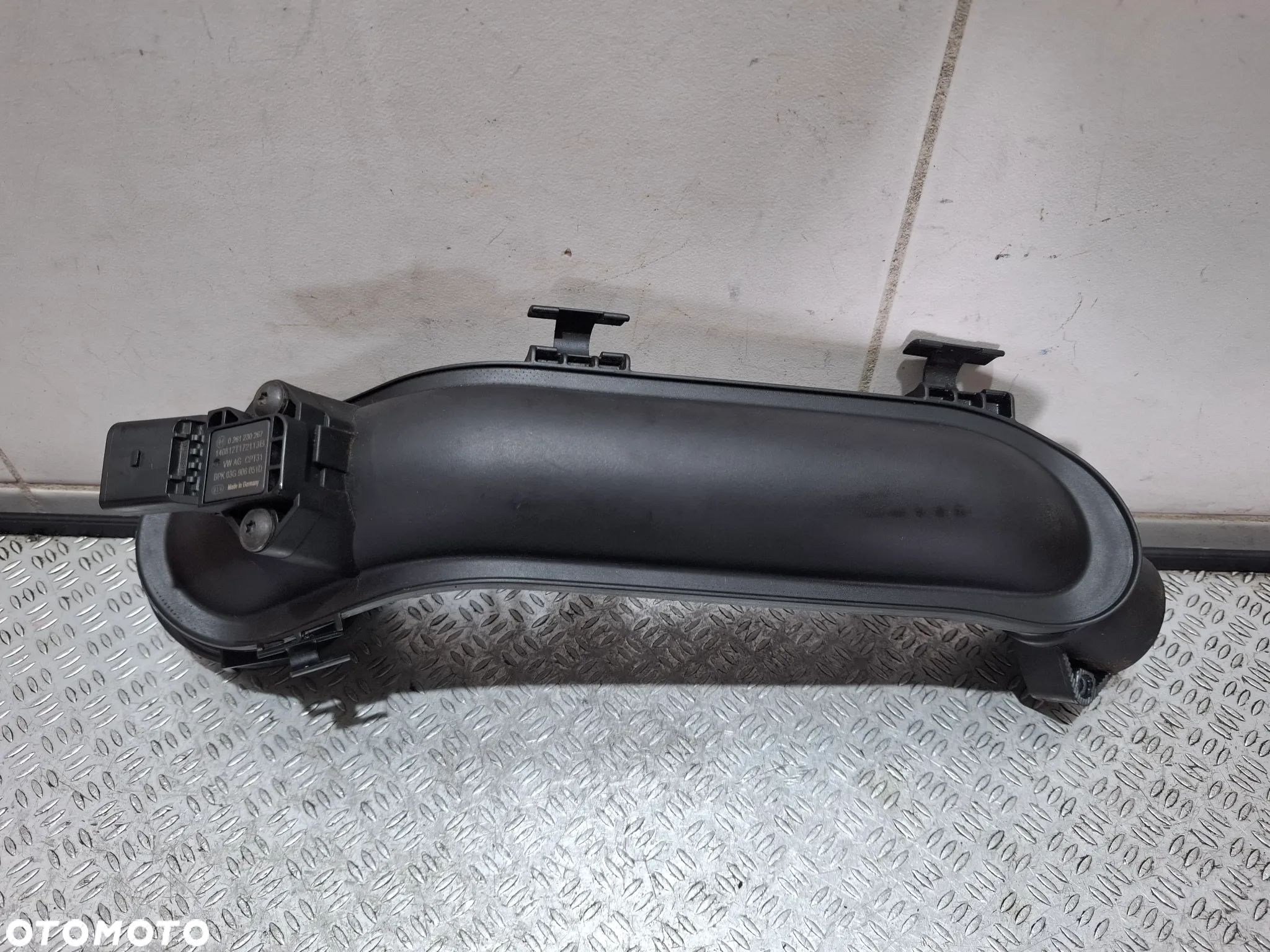 Rura przewód intercoolera Audi A1 2014 rok nr 03f145673f 1,2 TSI - 1