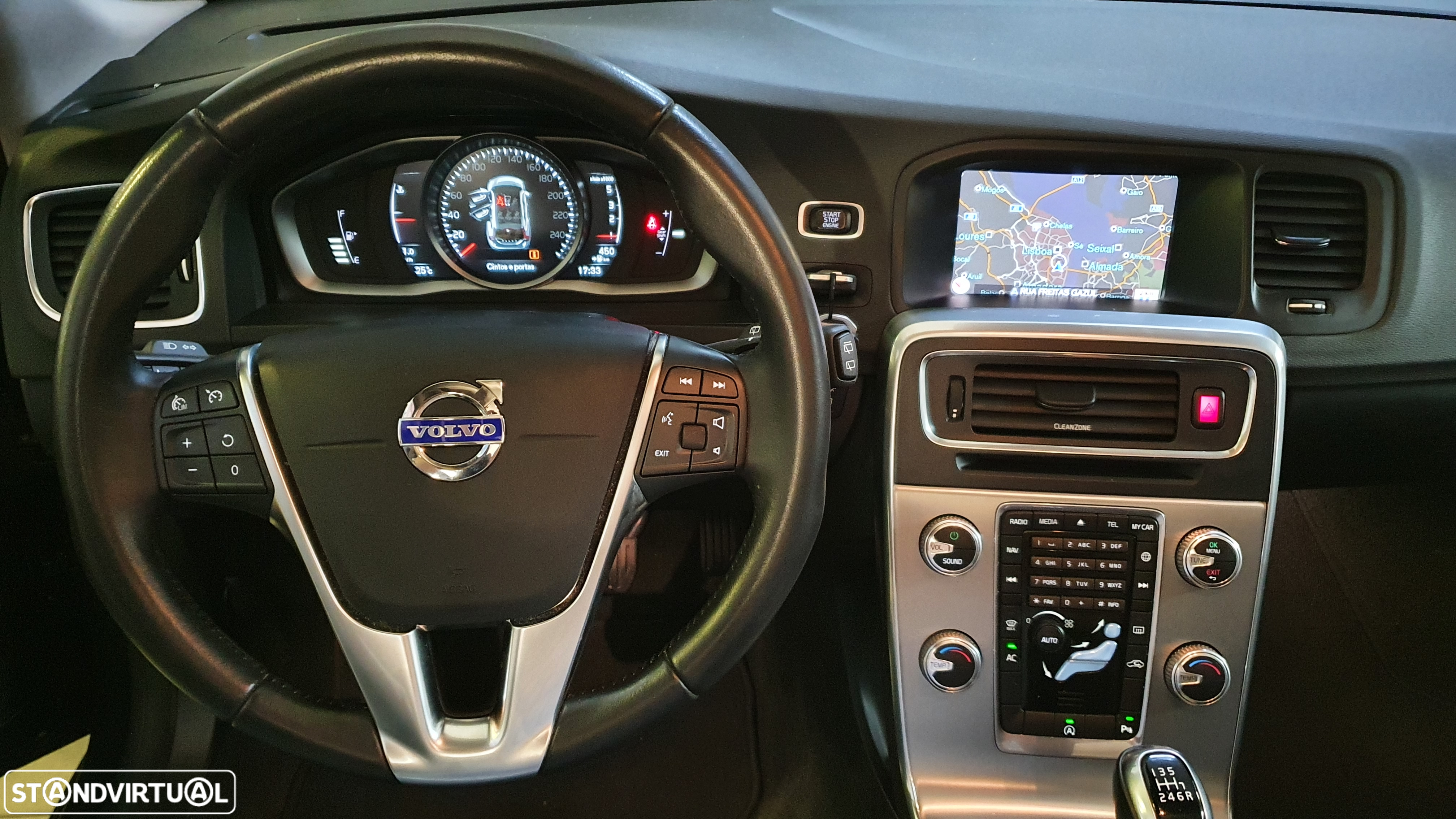 Volvo V60 2.0 D2 Momentum - 20