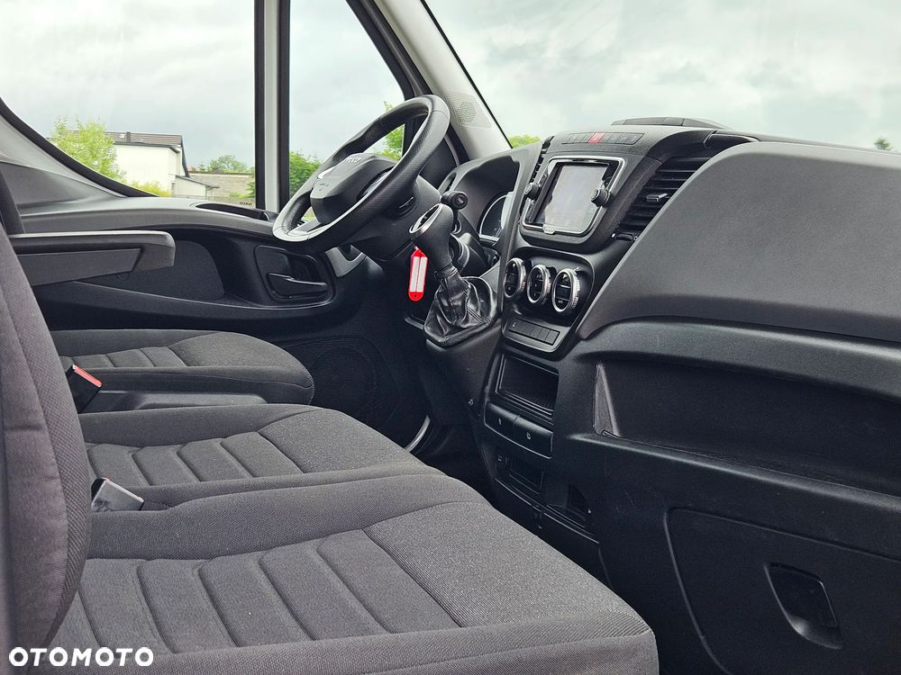 Iveco Daily 35-210, Hi-Matic Kontener plus winda 750 kg. - 25