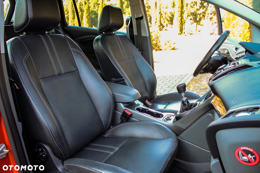 Ford Grand C-MAX 2.0 TDCi Champions Edition - 17