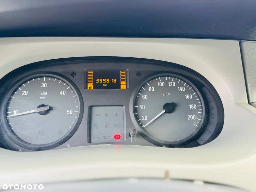 Opel Vivaro - 9